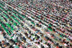 青海西寧和雲南沙甸開齋節會禮盛況