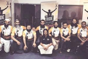 八名英國男子騎單車奔赴麥加朝覲