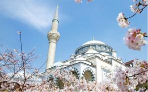 日本：民眾排隊參觀東京清真寺