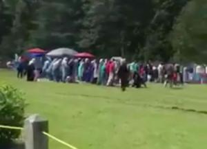 穆斯林在動物園禮拜惹爭議，園方發聲：宗教信仰自由