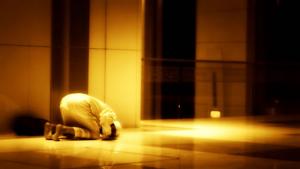 主啊，我們只向你訴苦，我們只求你祐助