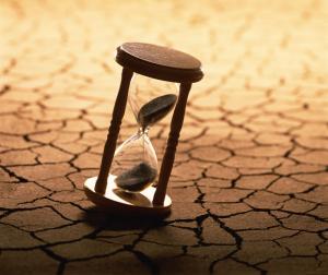 以“真理相勸，堅忍相勉”來對抗“歲月蹉跎，光陰荏苒”