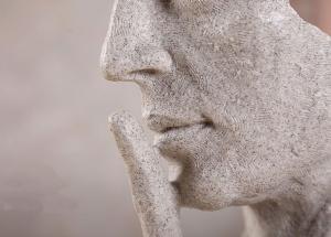 選擇沉默  讓至仁主去做決斷