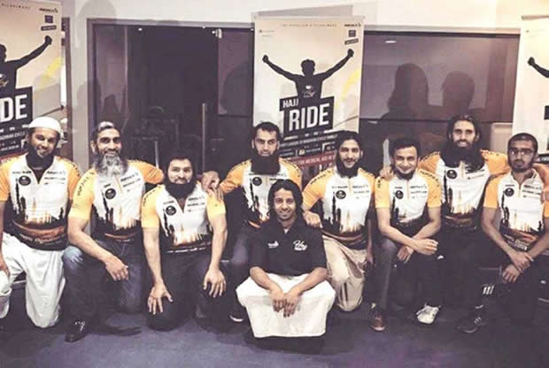 八名英國男子騎單車奔赴麥加朝覲