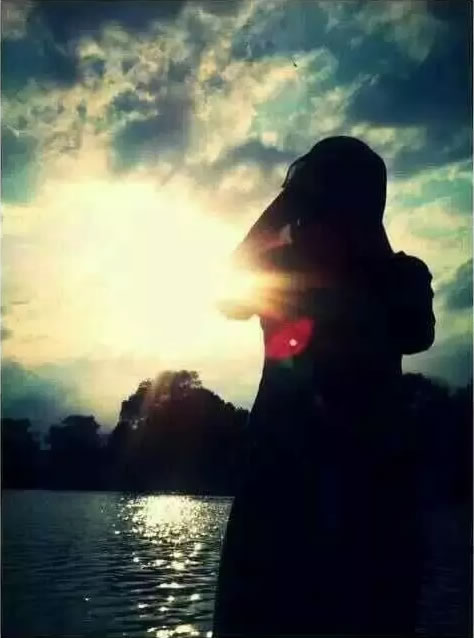 歸真時才發現沒人為自己哭泣