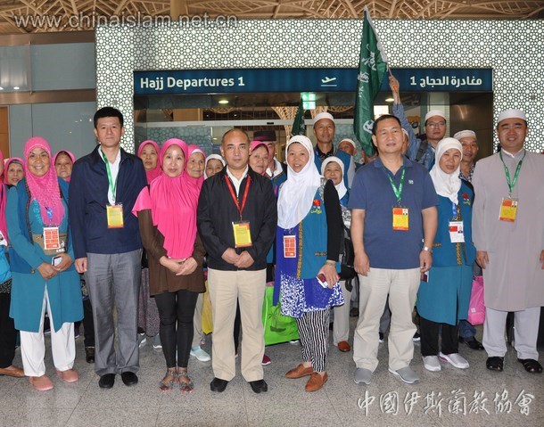 我國首架朝覲包機順利抵達麥迪那