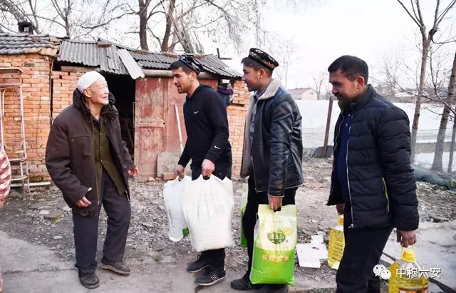 維族四兄弟的異地扶貧情4.jpg