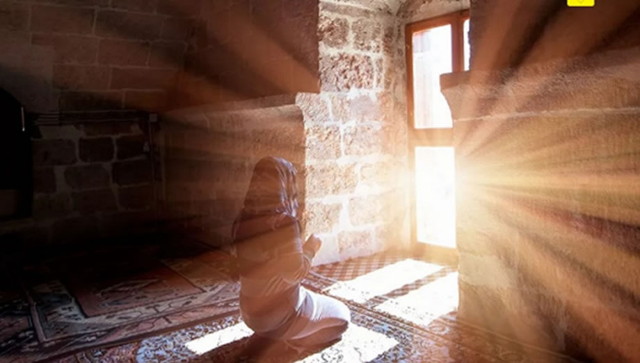  我嘗試過六種不同的宗教，最終成為了穆斯林