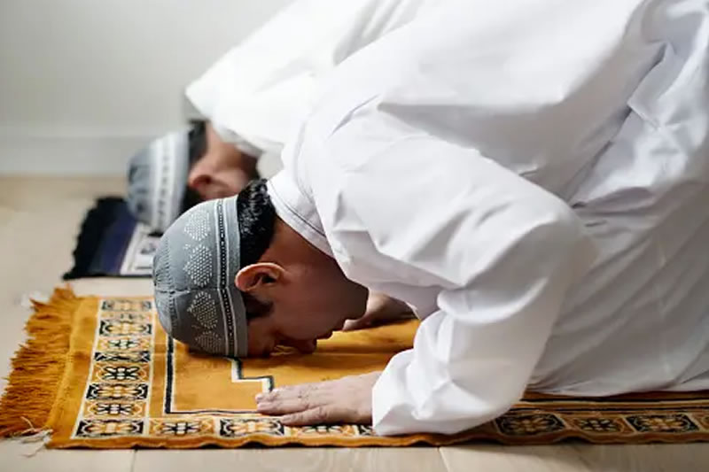 拜功是信士的義務，更是真主的恩賜