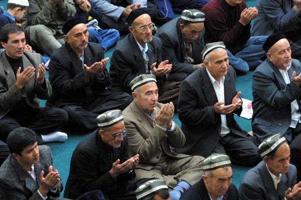 烏茲別克異見者萬人坐牢