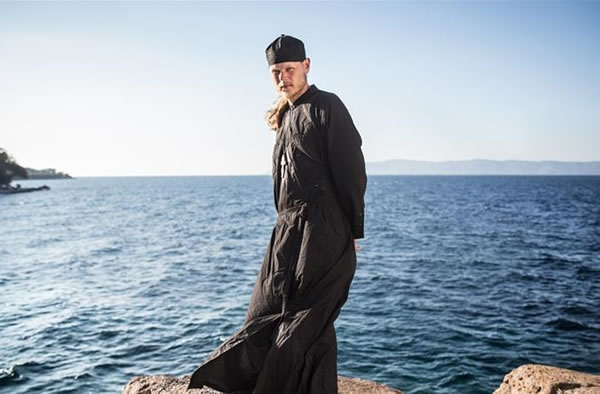 熱心幫助難民的一位善良牧師