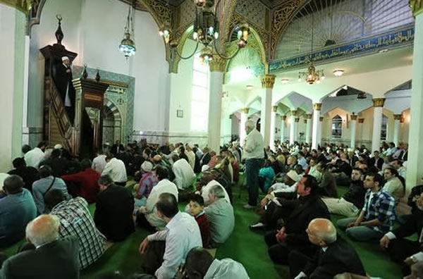 巴西齋月清真寺燈火輝煌