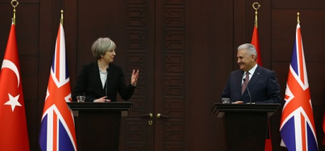 英國首相：我們不贊同特朗普的穆斯林禁令