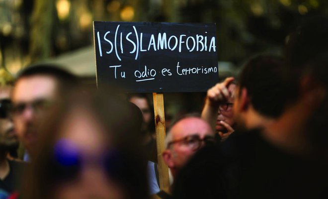 英國皇家檢控署：網路仇恨言論等同於實際犯罪