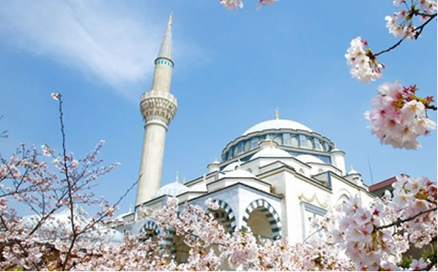 日本：民眾排隊參觀東京清真寺