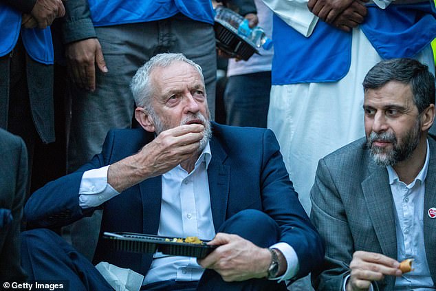 英國：工党黨魁率眾與穆斯林共同開齋