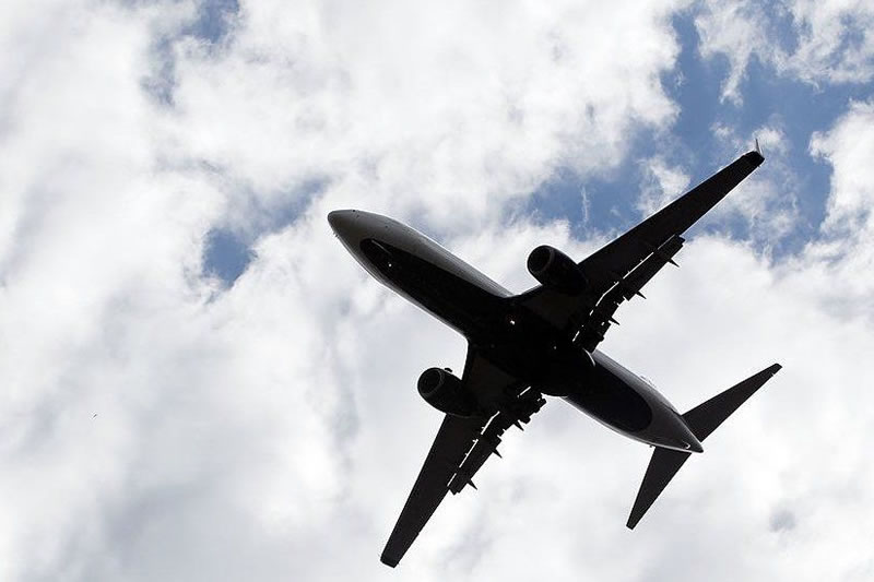 美國：被禁飛的三名穆斯林男子控告中情局