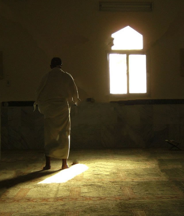 自己站起來祈禱