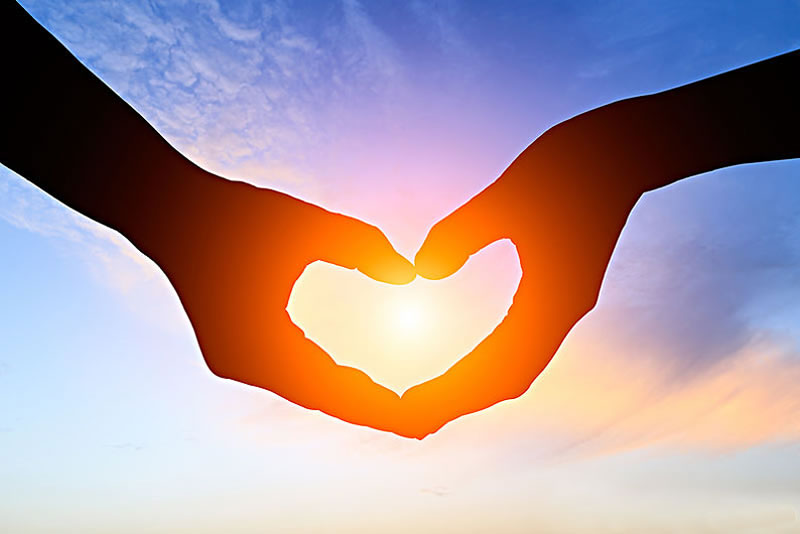 真主知道你們心中有善意，他將賜予你們更好的