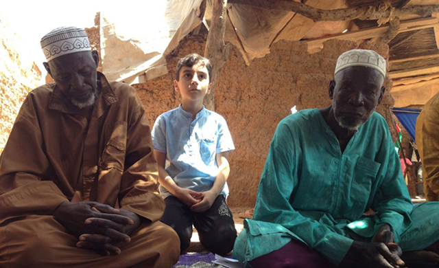 女兒歸真了，父親卻依舊在感贊真主