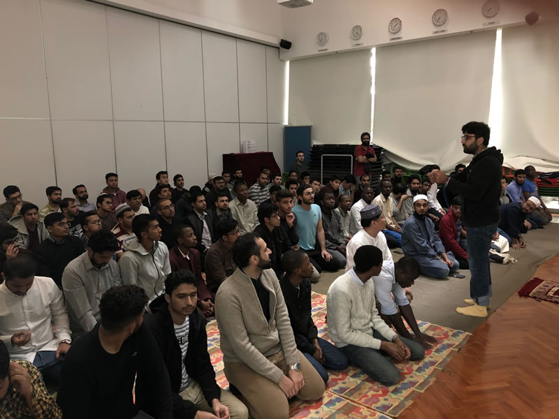 香港城市大學舉行周五聚禮