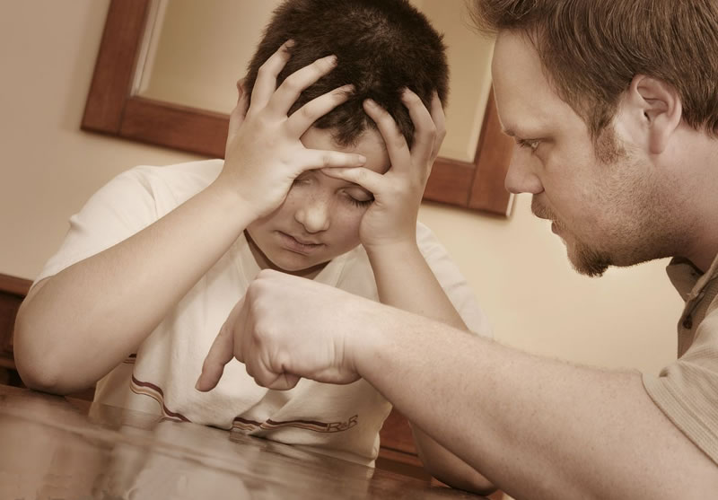 直斥其非勝過背談人非嗎？