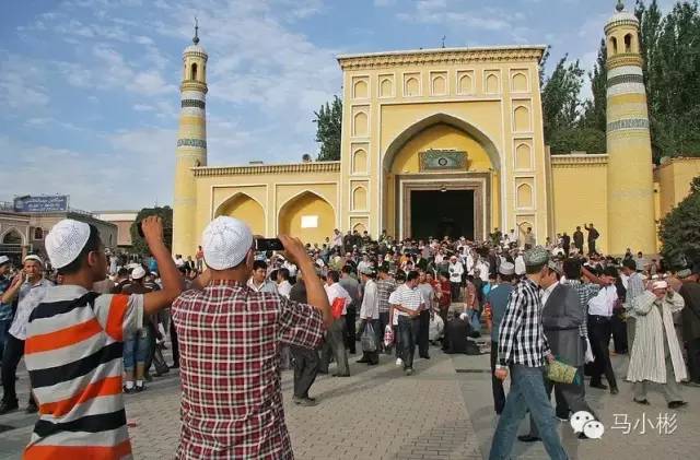  這一天，全世界18億穆斯林歡度開齋節