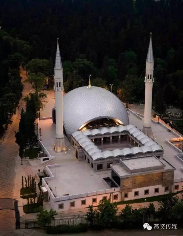 第一座由女性設計的清真寺