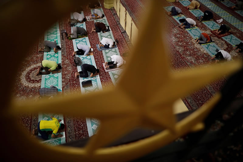 齋月圖集：世界各地穆斯林喜迎萊麥丹