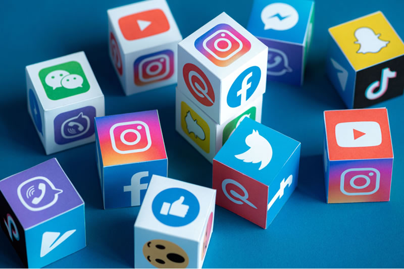 如何利用社交媒體加強知識和慈善的分享？