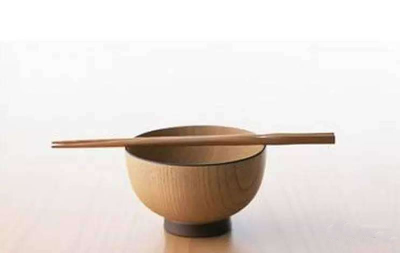  不饑不食，食不過飽