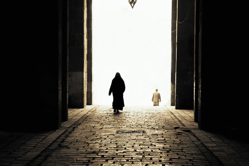 失落的樂園與未來的抉擇：穆斯林的身份危機